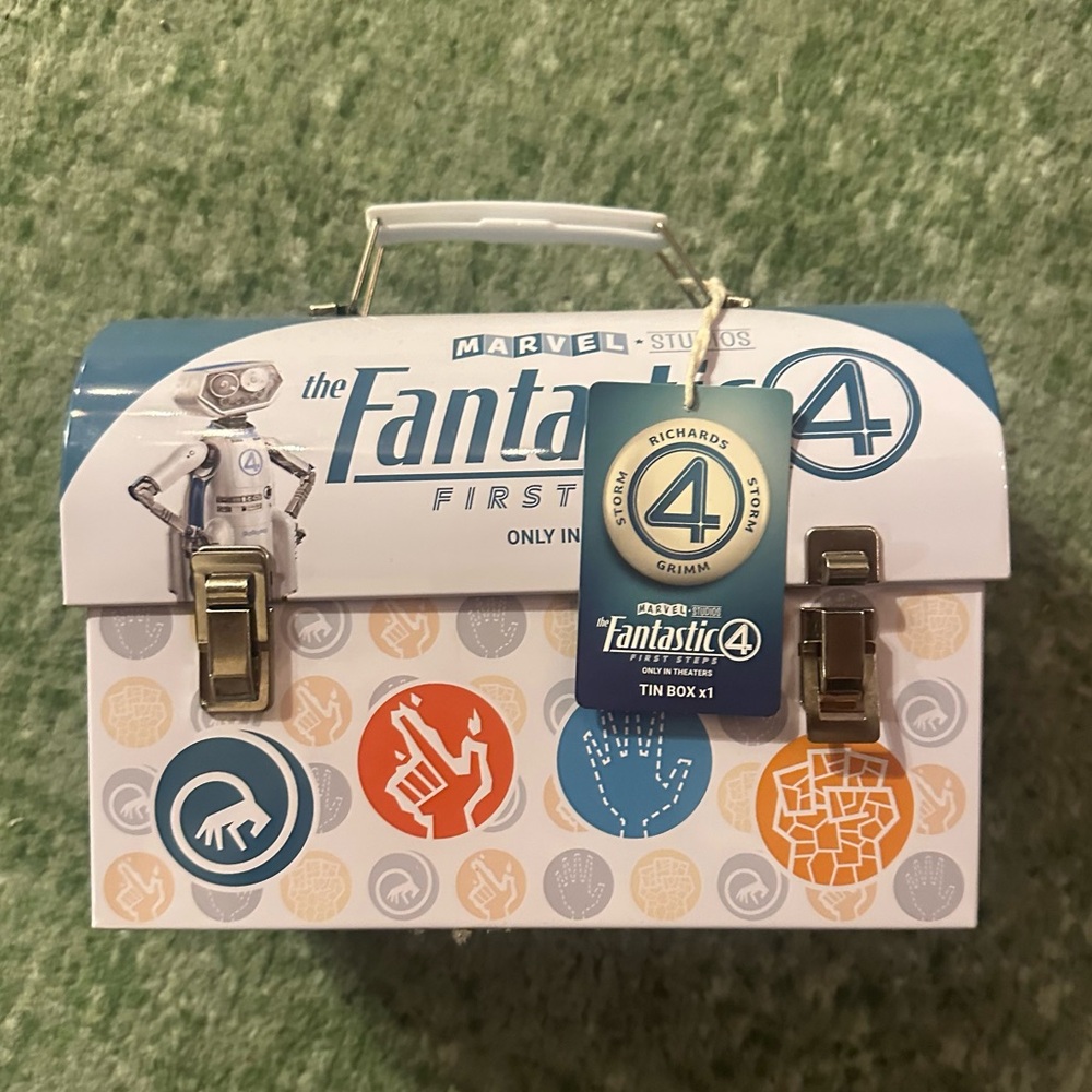 Fantastic Four First Steps, Limited Edition Collectible Tin Lunch Box Marvel NWT